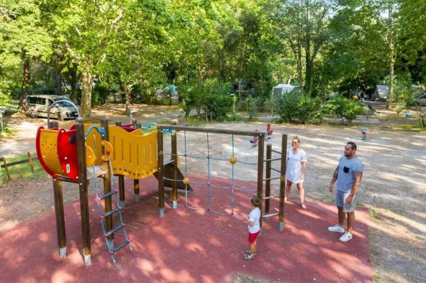 Campsite Camping 4 Etoiles - Piscine - Ef00Ai Avignon