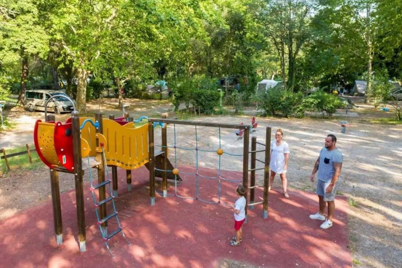 Campsite Camping 4 Etoiles - Piscine - Ef00Ai Avignon