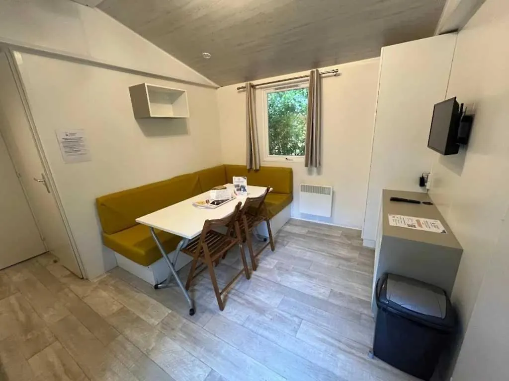 Camping 4 Etoiles - Piscine - Ef00Ai Avignon Campingplatz
