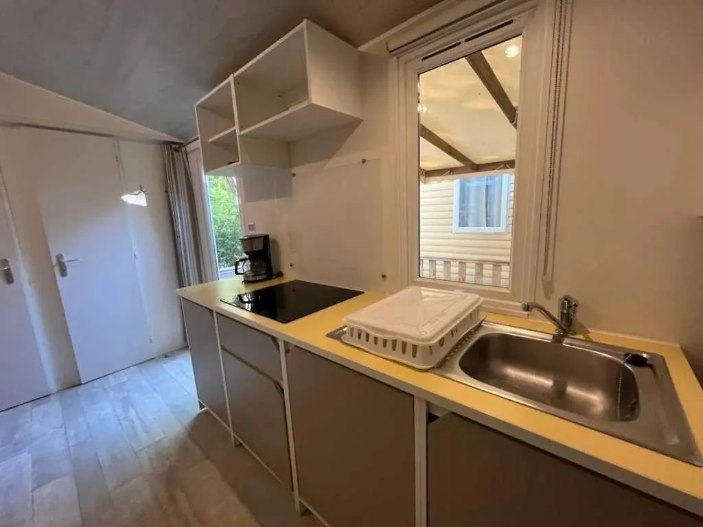 Camping 4 Etoiles - Piscine - Ef00Ai Avignon Frankreich