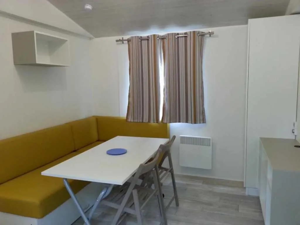 Camping 4 Etoiles - Piscine - Ef00Ai Avignon 0*,  France