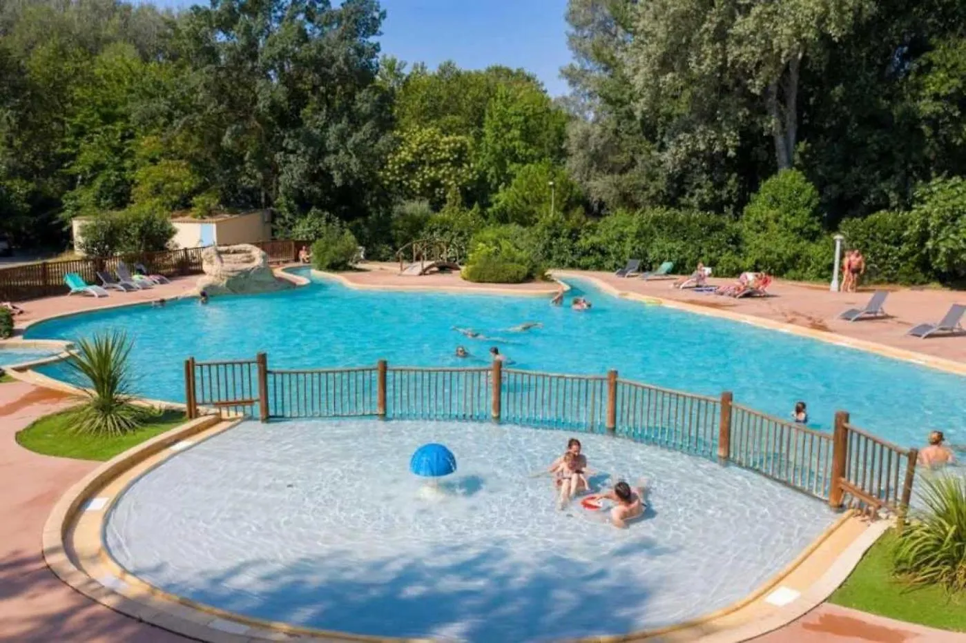 Camping 4 Etoiles - Piscine - Ef00Ai Avignon 0*,