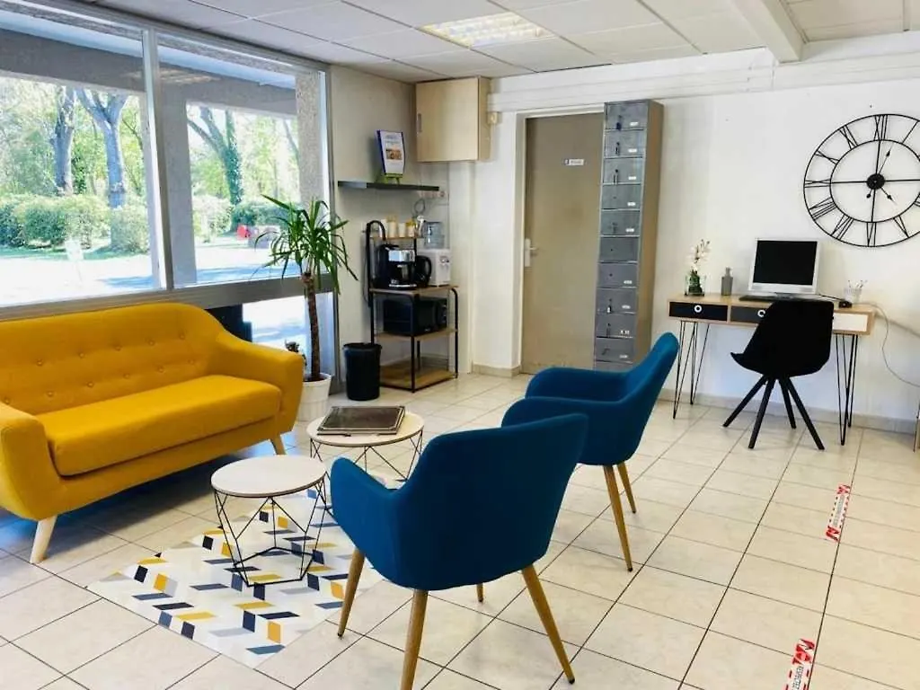 Camping 4 Etoiles - Piscine - Ef00Ai Avignon France